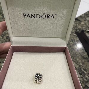 Pandora authentic Gift Box Present Charm